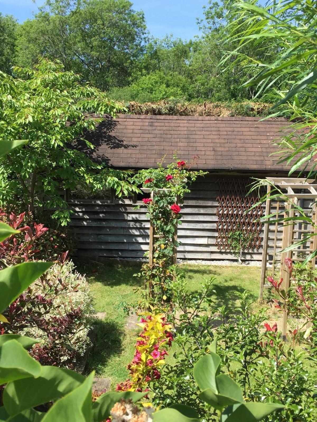 Вилла The Tool Shed Nestled In Idyllic Countryside Linchmere Экстерьер фото