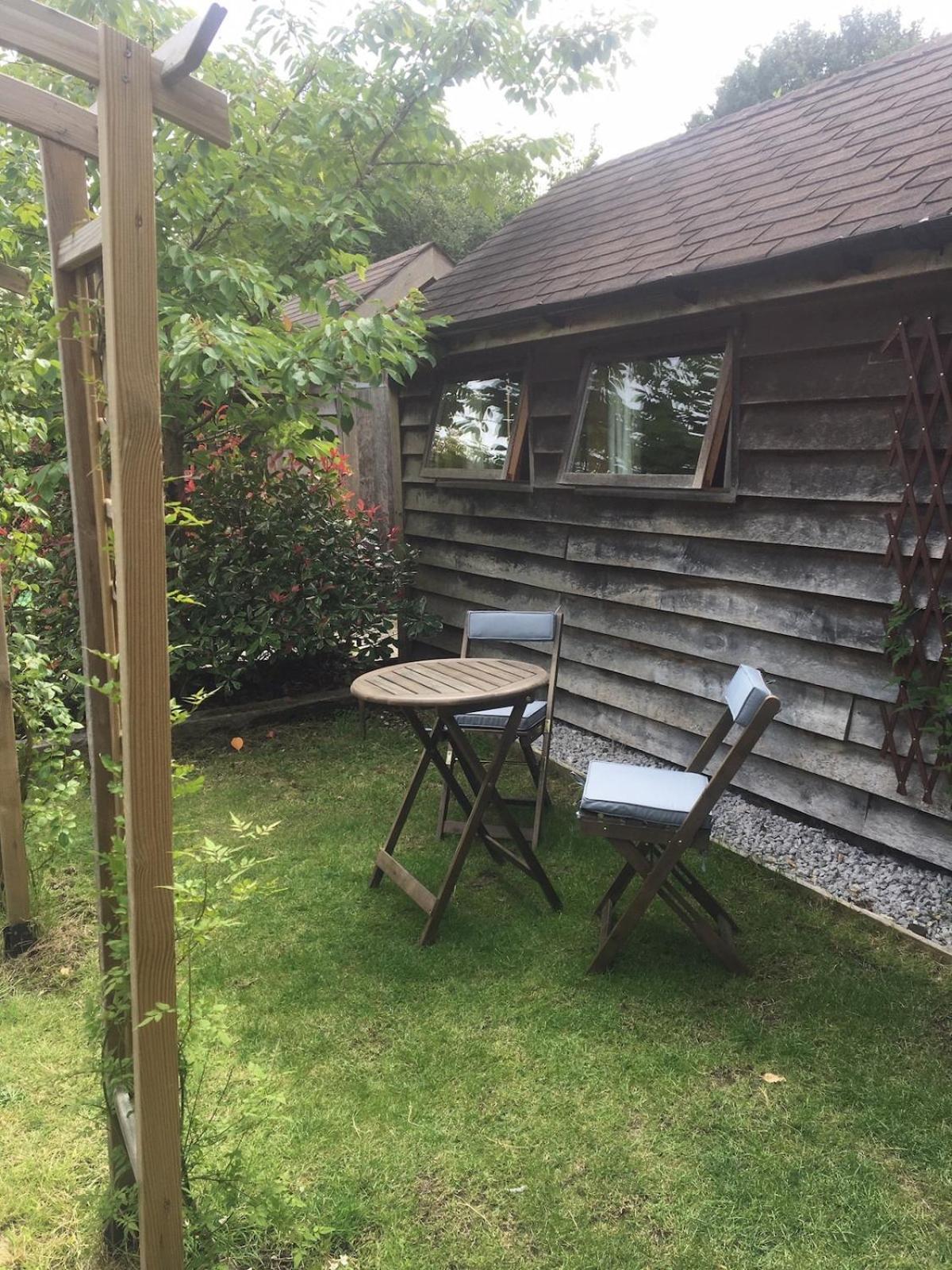 Вилла The Tool Shed Nestled In Idyllic Countryside Linchmere Экстерьер фото